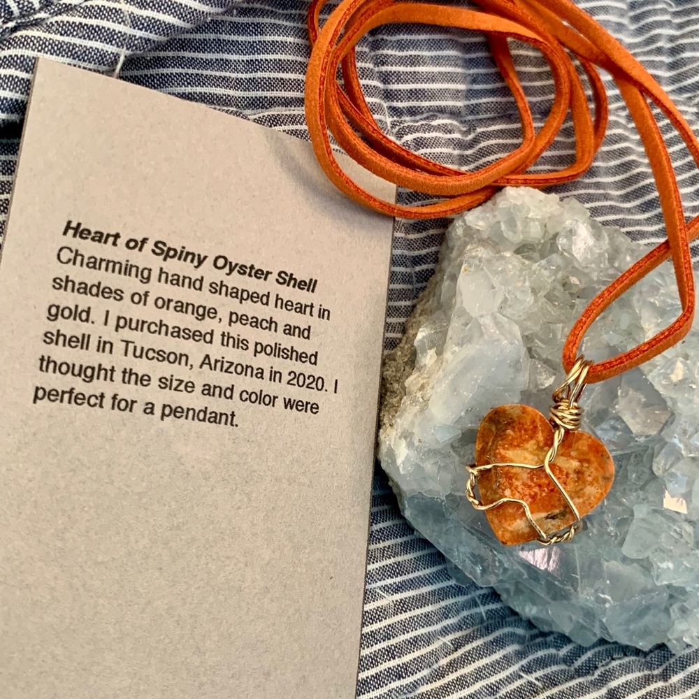 ❣️SALE Orange Spiny Oyster Shell carved heart - Picture 4 of 8